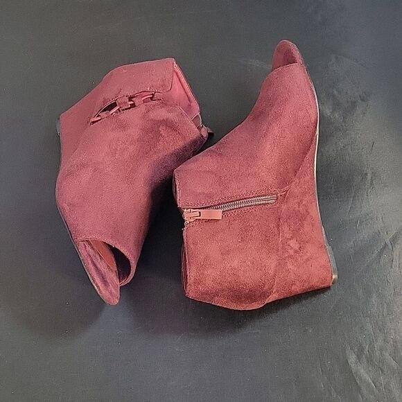 JOURNEE COLLECTION CUT-OUT OPEN TOE WOMEN'S WEDGE HEELS SHOES - Picture 7 of 16